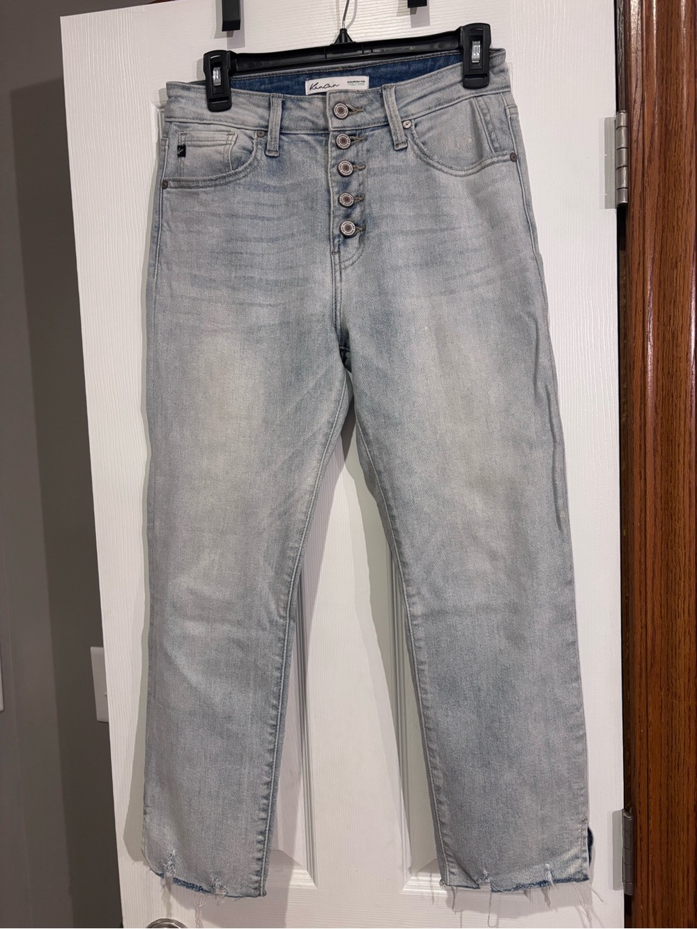 KanCan Light wash Button-Fly Straight Jeans